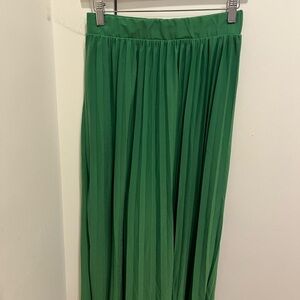 Green Pleated Maxi Skirt for Casual Resort Wear